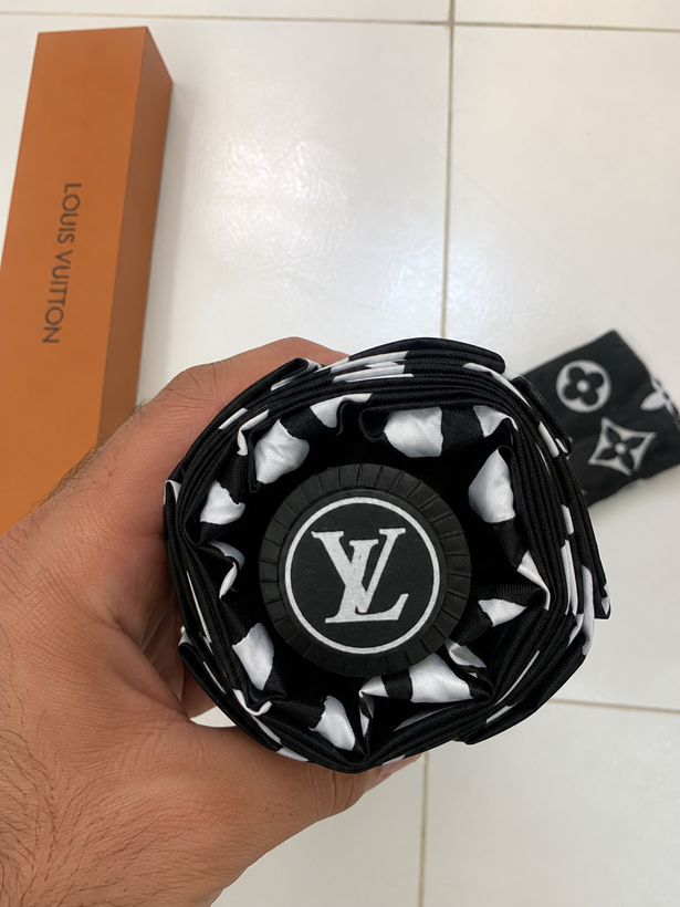 چتر وارداتی با کیفیت برندلوزیتون LOUIS VuITONپارچه نانو جعبه کادوی